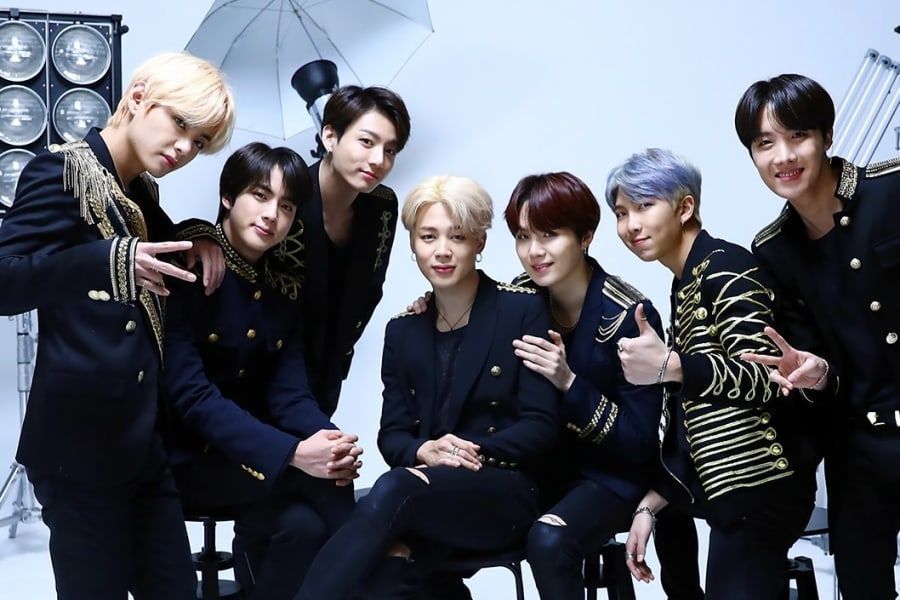 BTS prendra la parole et se produira lors d'une cérémonie de remise des diplômes virtuelle sur YouTube, rejoignant une programmation comprenant les Obamas, Lady Gaga, etc.