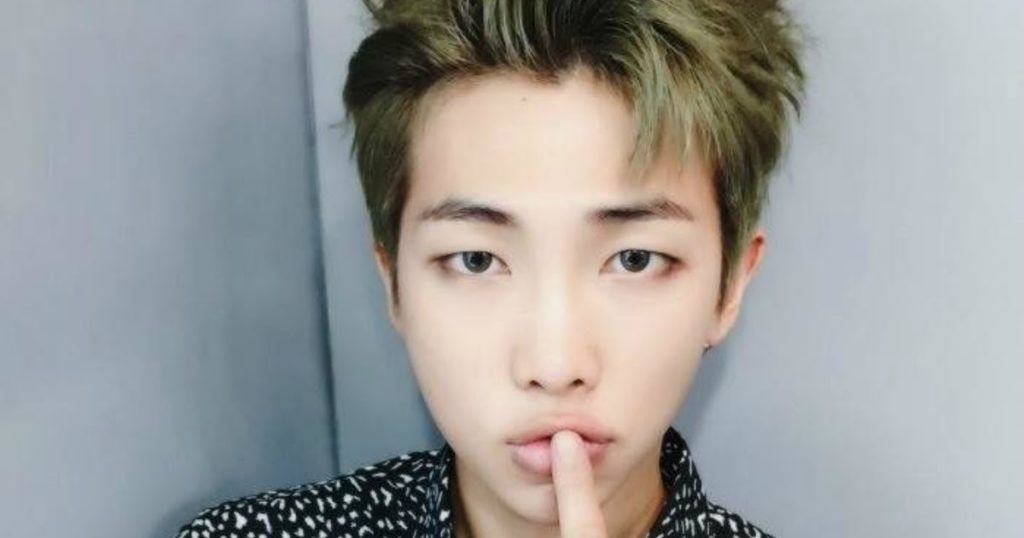 Voici la première rencontre de BTS RM avec P * rn ... Et c'était à un âge étonnamment jeune