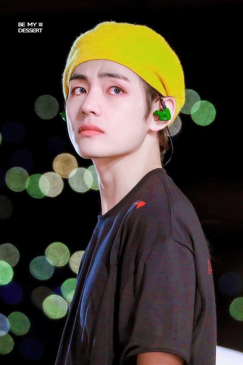 bts v jaune