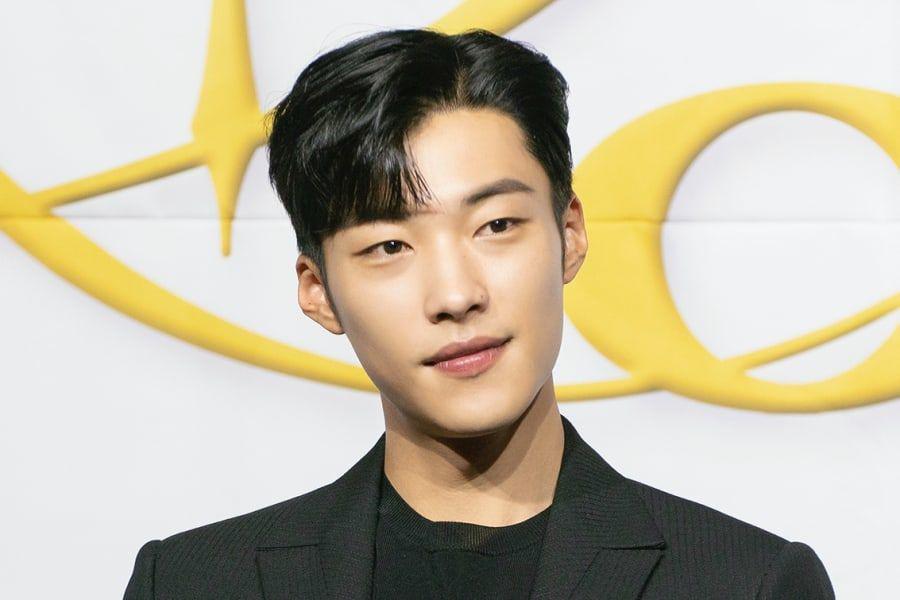 Woo Do Hwan s’enrôle dans l’armée