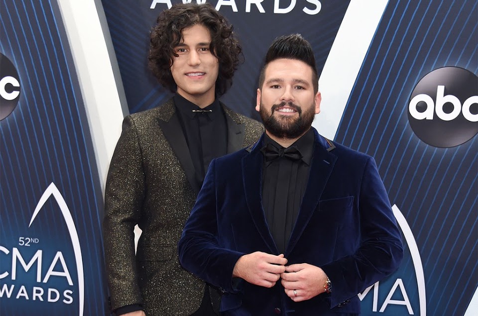 Dan-Shay-cma-tapis-rouge-billboard-1548-1024x677