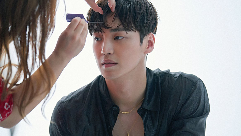 Lee TaeHwan pour le numéro de septembre du magazine GQ Korea, dans les