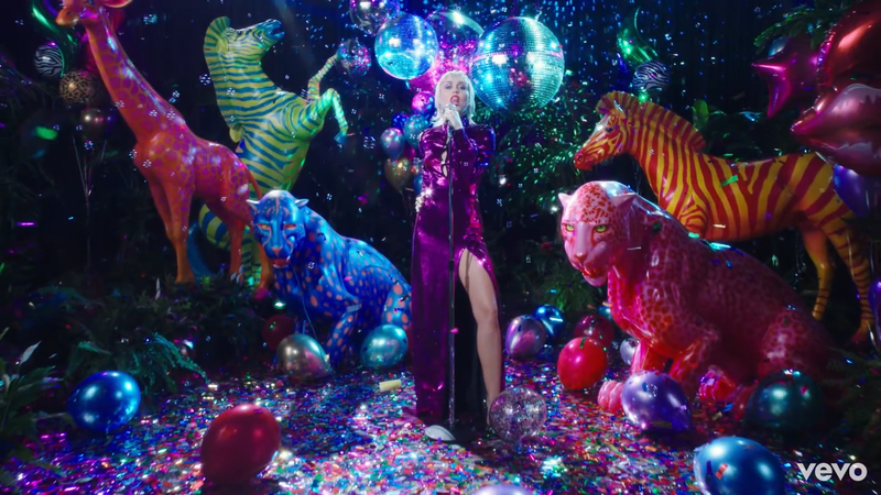 STAYC 'So Bad' MV accusé d'avoir plagié Miley Cyrus