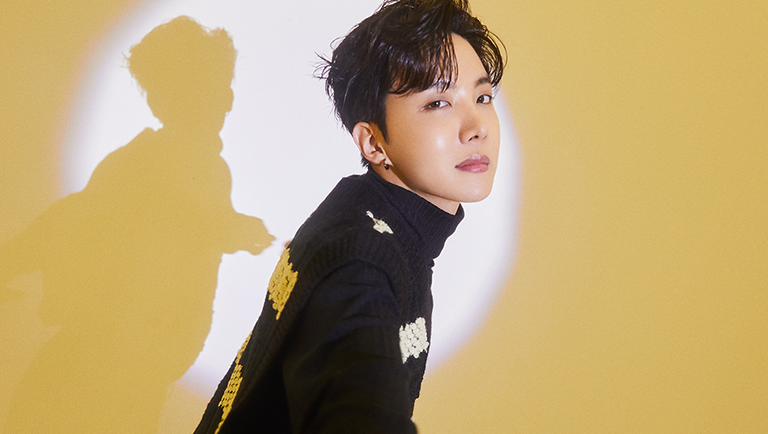 J-HOPE de BTS pour le photoshoot du magazine weverse