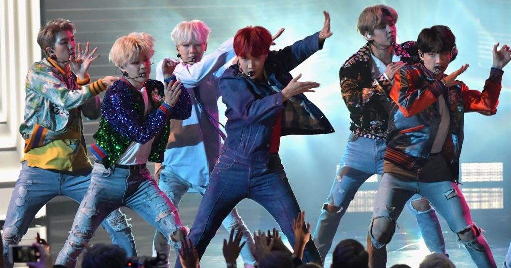 Une ARMY a utilisé une liste de lecture vidéo de concert BTS comme routine d'entraînement et les résultats étaient fous