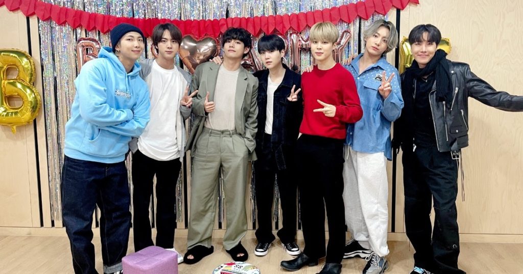 BTS Surprise ARMY sur VLIVE pour célébrer la sortie de l'album