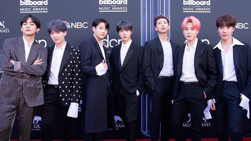 1200px-BTS_on_the_Billboard_Music_Awards_red_carpet, _1_mai_2019-1