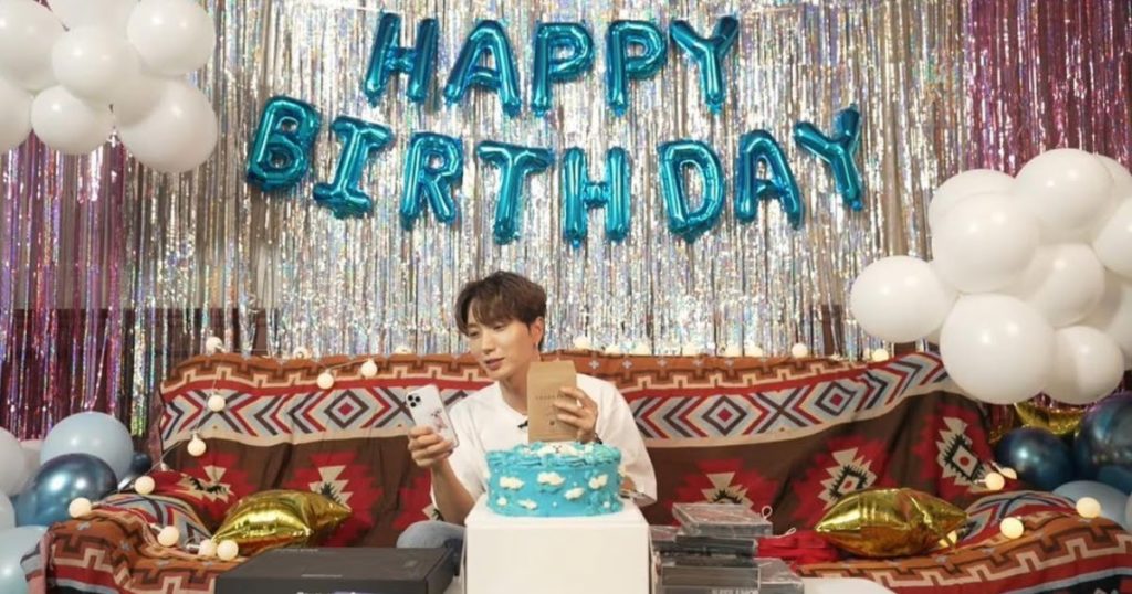 J Hope De Bts Souhaite Un Joyeux Anniversaire A Leeteuk De Super Junior Bts Kpop