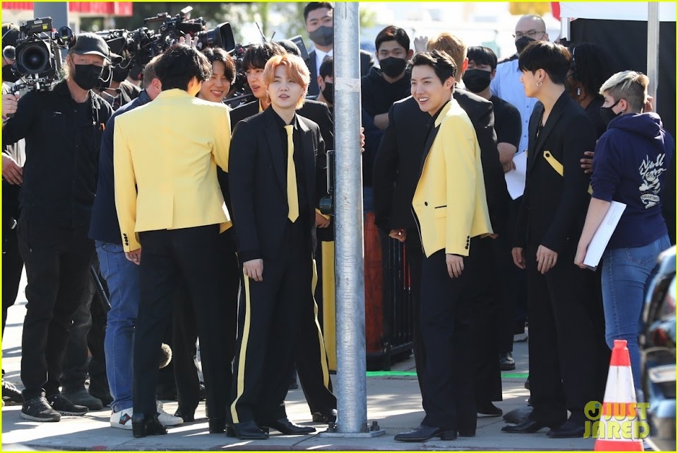 bts-crosswalk-with-james-corden-083