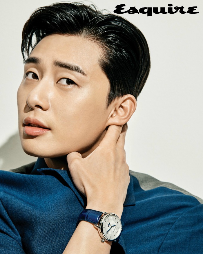 Park-Seo-Joon-Esquire-Corée-montblanc-montre-1-2