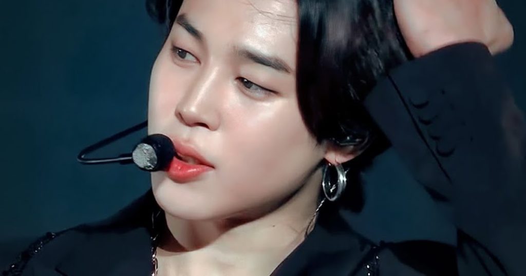 V de BTS rappelle à Jimin que sa chemise était trop révélatrice et que sa réaction était tout