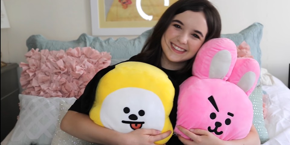 bt21celebrities_aubreymiller