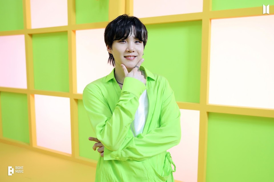 weverse_media_1926b95ce3b74a7dabbfd9760244b1f3357