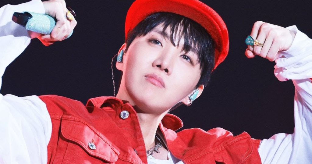 J-Hope de BTS démontre un comportement de concert approprié pour les fans à "PERMISSION TO DANCE ON STAGE - LAS VEGAS"