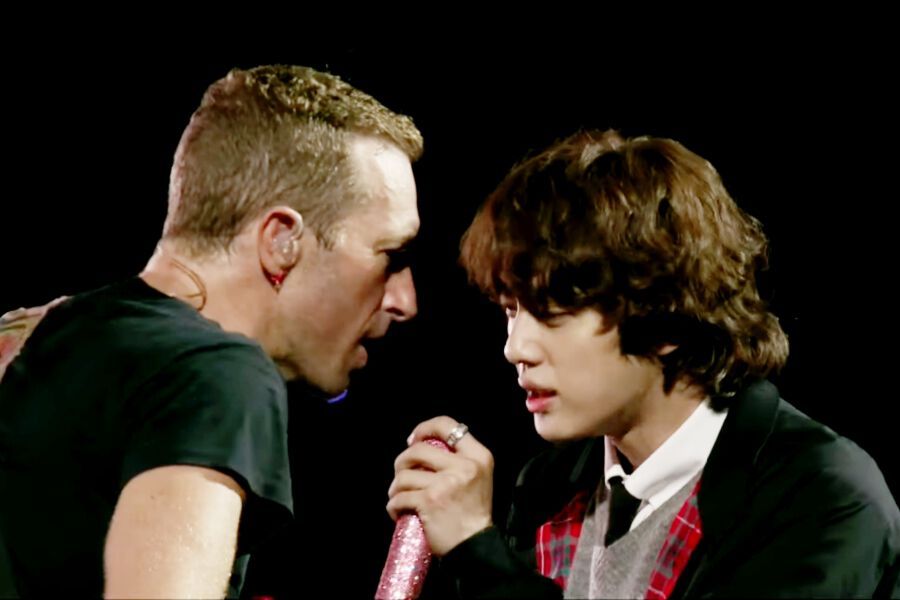 Regardez : Jin de BTS interprète "The Astronaut" avec Coldplay en direct pour la première fois lors de leur concert à Buenos Aires