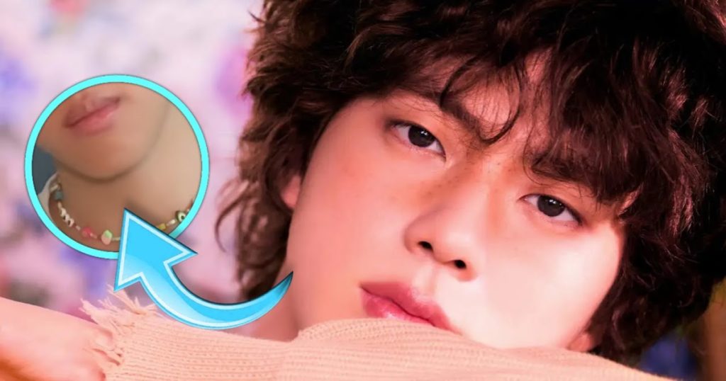 Beauty TikToker devient viral en raison de la ressemblance de son frère avec Jin de BTS