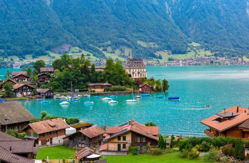 Iseltwald-on-Lake-Brienz-Suisse-DP
