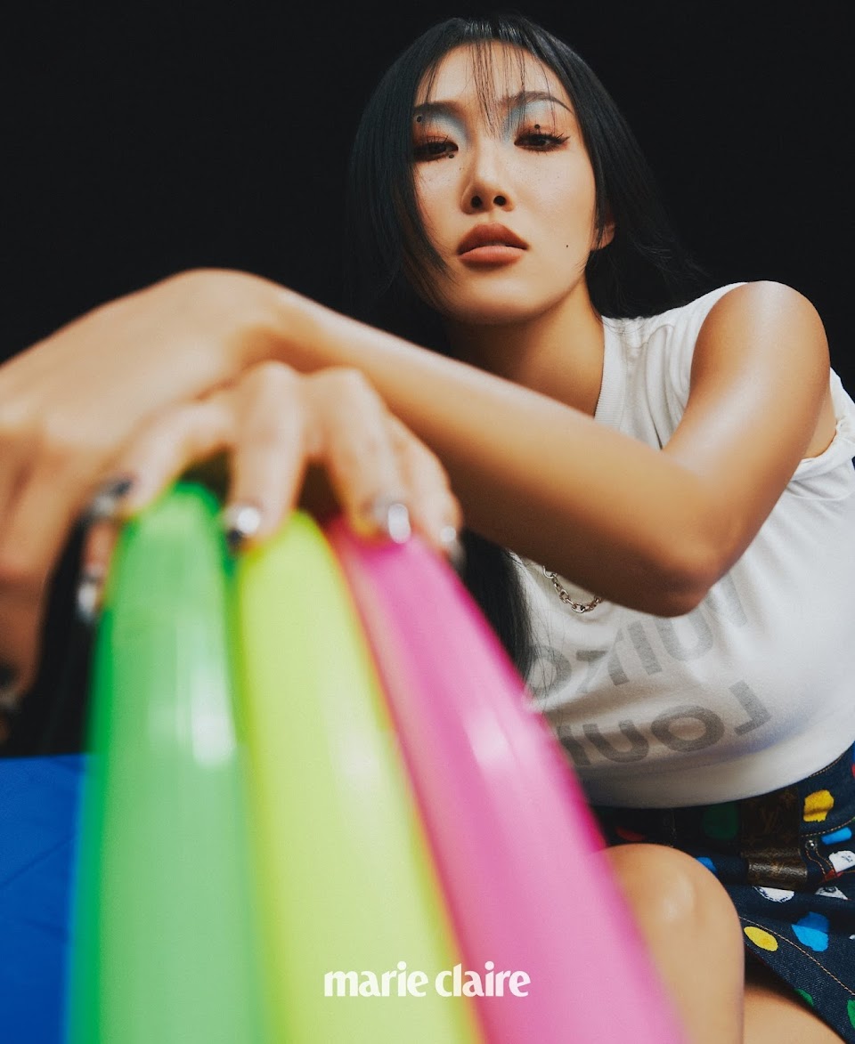 MAMAMOO-HWASA-pour-MARIE-CLAIRE-Corée-x-LOUIS-VUITTON-Mars-Issue-2023-documents-3