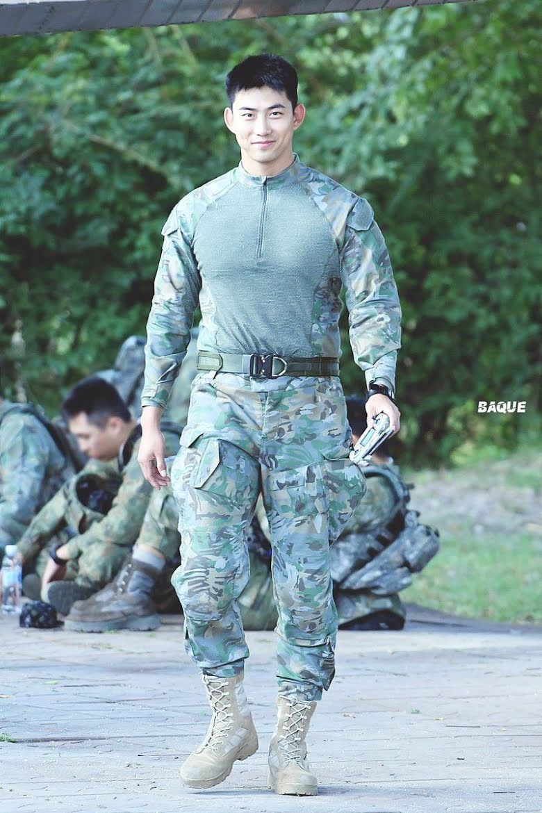 taecyeon-Baque-2-