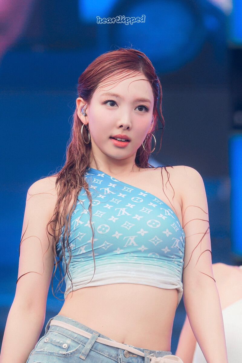 240707-TWICE-Nayeon-Bombe à eau-à-Séoul-Jour-3-documents-1(1)