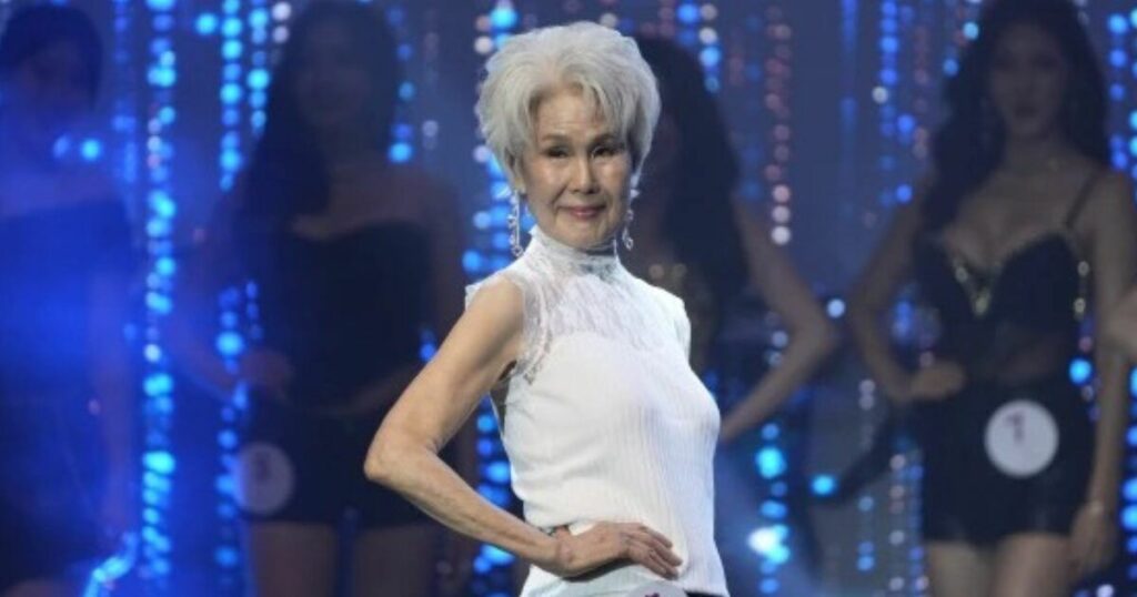 Un mannequin de 81 ans entre dans l'histoire en tant que plus ancienne candidate à Miss Univers Corée