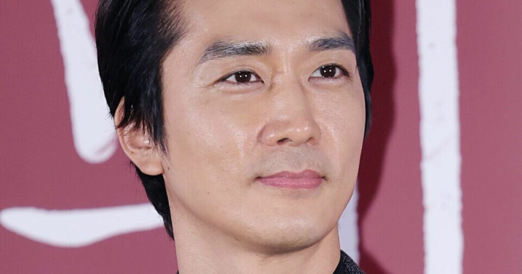 L'acteur Song Seung Heon propose de devenir une actrice co-vedette après l'avoir "trompée" à deux reprises