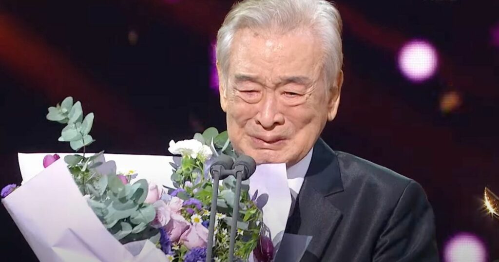 Un acteur vétéran de 90 ans prononce le discours le plus émouvant aux "KBS Drama Awards 2024"